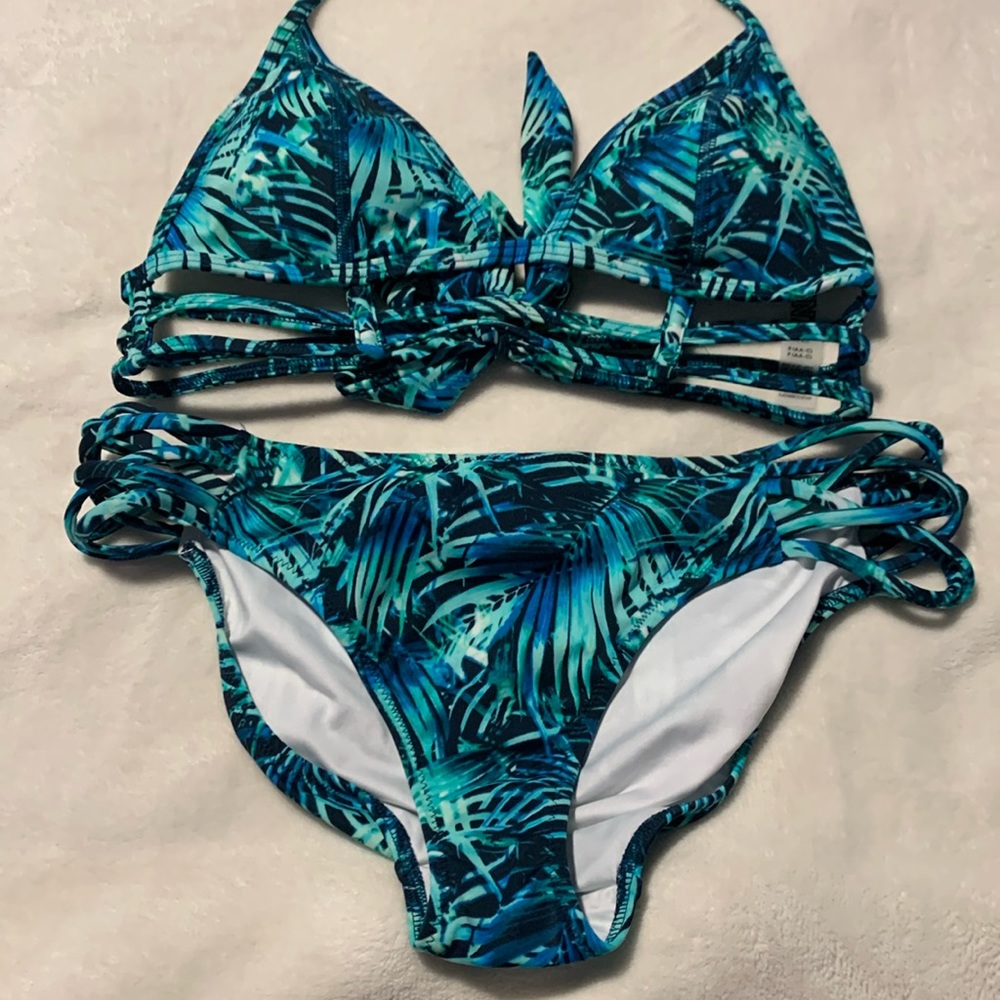 PINK Victoria’s Secret bikini 👙
